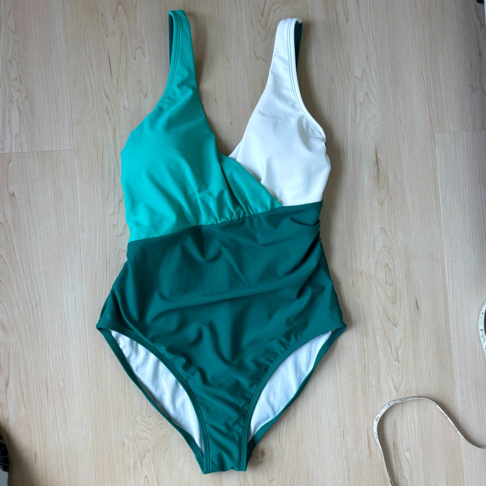 Shade and Shore Color Block One-Piece Swimsuit